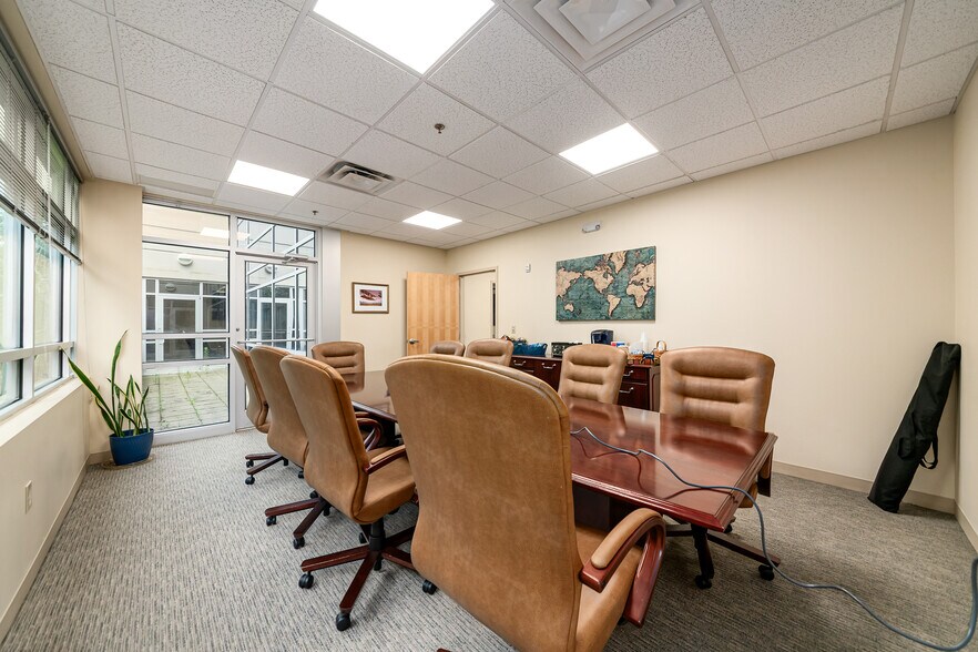More Photos Of 8740 Orion Pl, Columbus Office For Sale