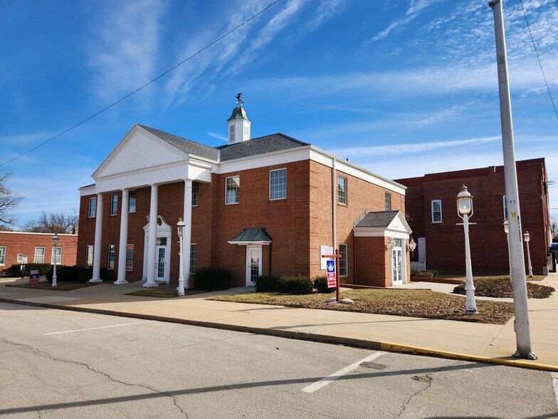 More Photos Of 3 E Wea St, Paola Office For Sale