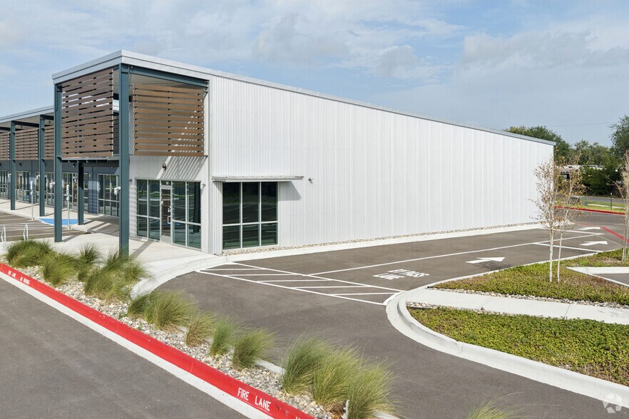 More Photos Of 8822 W Expressway 83, Harlingen Restaurant For Lease