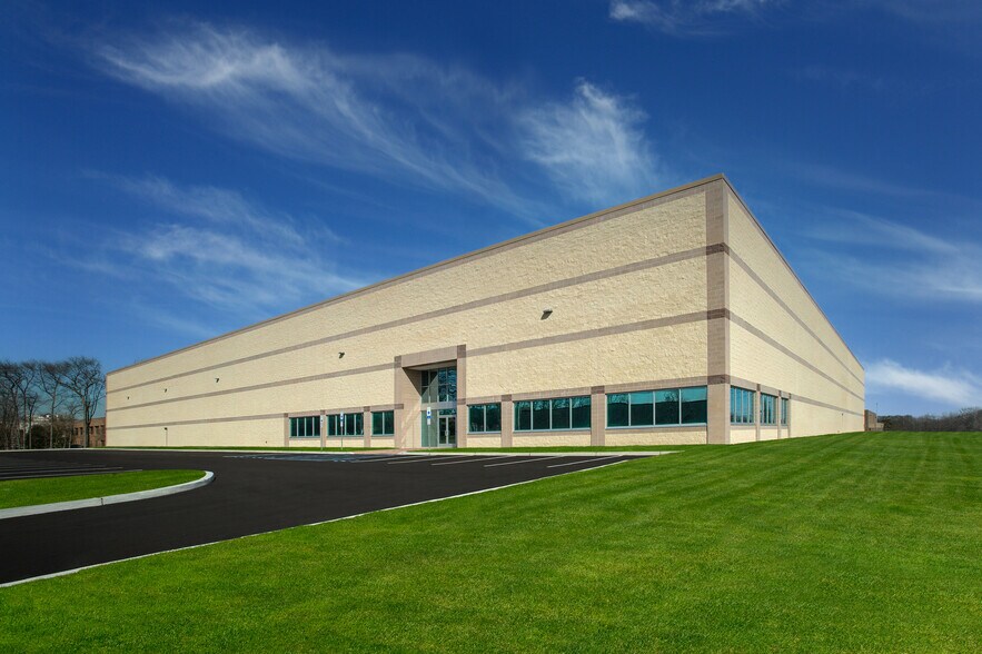 Primary Photo Of 200 Raritan Center Pky, Edison Industrial For Lease