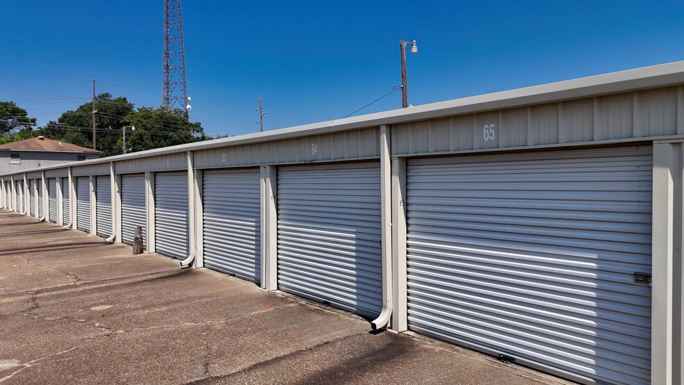 Primary Photo Of 50 N 13th St, Beaumont Self Storage For Sale