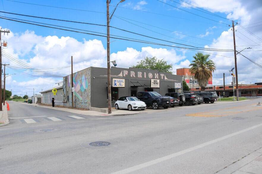 More Photos Of 1913 S Flores St, San Antonio Freestanding For Sale