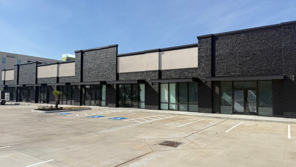 More Photos Of 1247 S 13th St, La Porte Flex For Lease