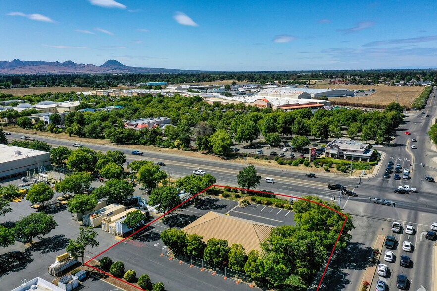 More Photos Of 998 Tharp Rd, Yuba City Bank For Lease