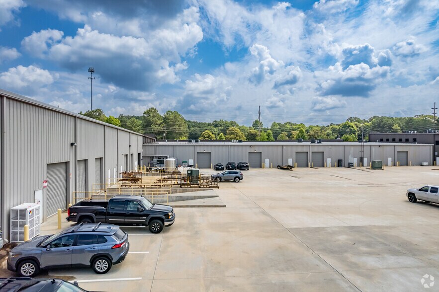 More Photos Of 150 Huddleston Rd, Peachtree City Manufacturing For Lease