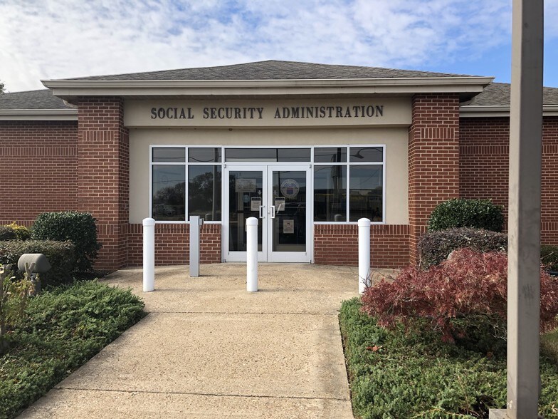 More Photos Of 1403 S Division St, Blytheville Office For Sale