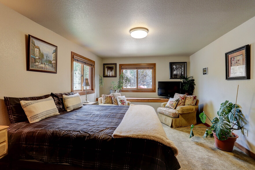 More Photos Of 468 Riverside Dr, Lyons Specialty For Sale