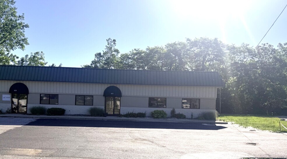 More Photos Of 615-619 Commerce Rd, Richmond Office For Lease