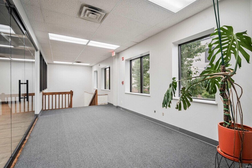 More Photos Of 210 W Walnut St, Kokomo Office For Sale