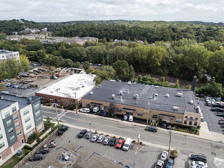 More Photos Of 1 Washington St, Melrose Warehouse For Lease