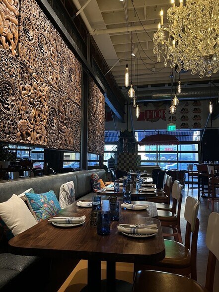 More Photos Of 100 S Main St, Royal Oak Restaurant For Lease