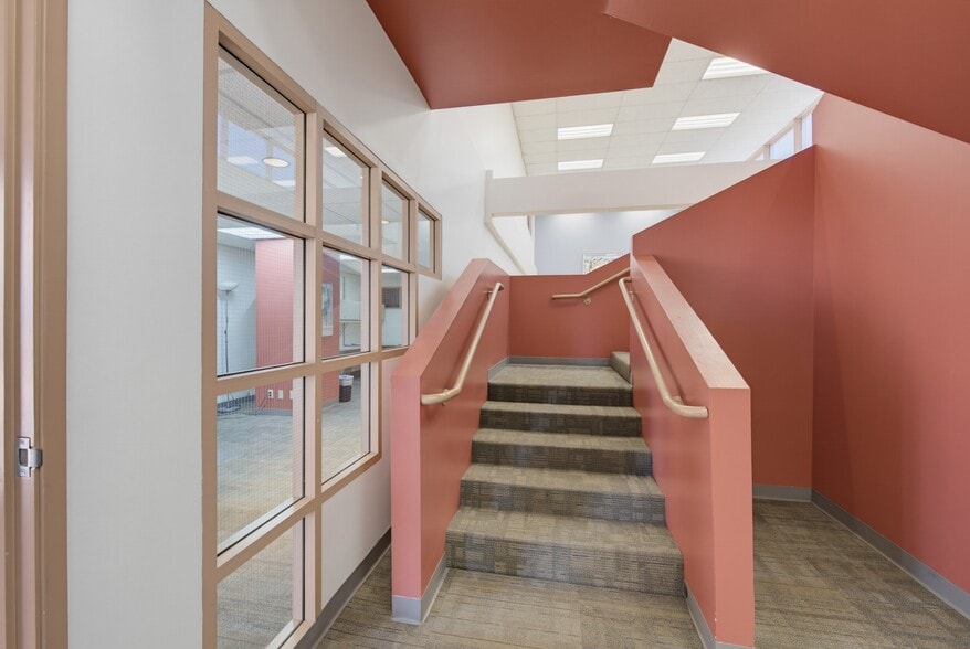 More Photos Of 10495 Santa Monica Blvd, Los Angeles Office For Sale