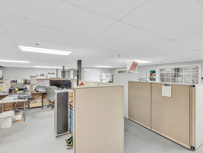 More Photos Of 39 Nott Hwy, Ashford Storefront For Sale