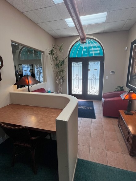 More Photos Of , Des Moines Office For Sale