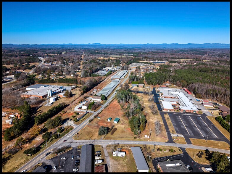 More Photos Of 101 S Cove Rd, Seneca Land For Sale