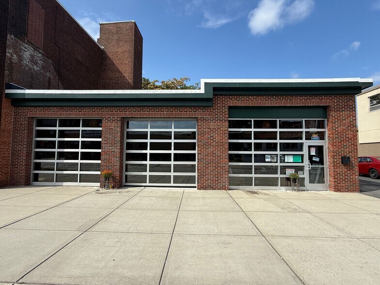 More Photos Of 20 Harrison St, Worcester Storefront Retail Office For Sale