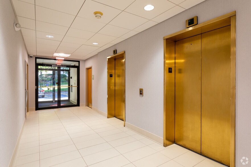 More Photos Of 11821 Parklawn Dr, Rockville Office For Lease