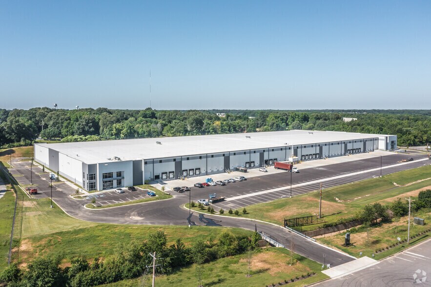 More Photos Of 6099 Global Dr, Memphis Distribution For Lease
