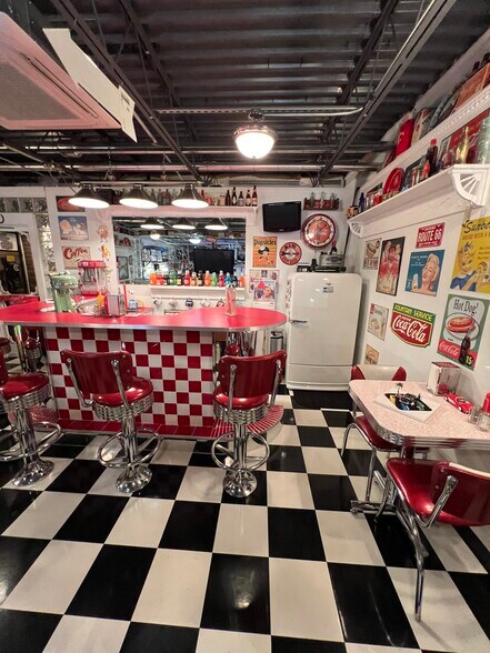 More Photos Of 9181 Commerce Center Cir, Highlands Ranch Self Storage For Sale