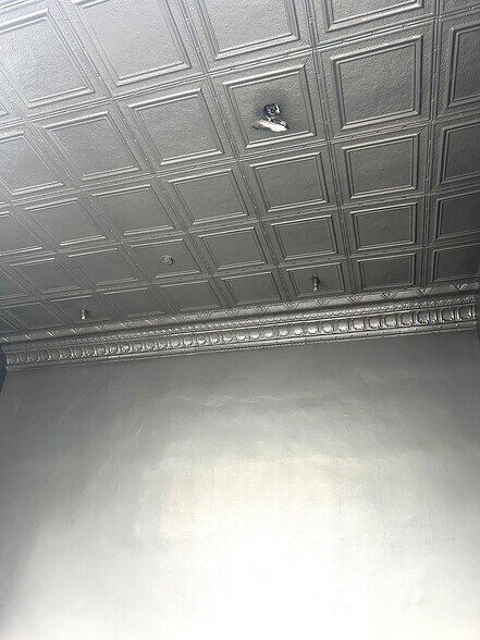 More Photos Of 33 N 3rd St, Newark Apartments For Lease