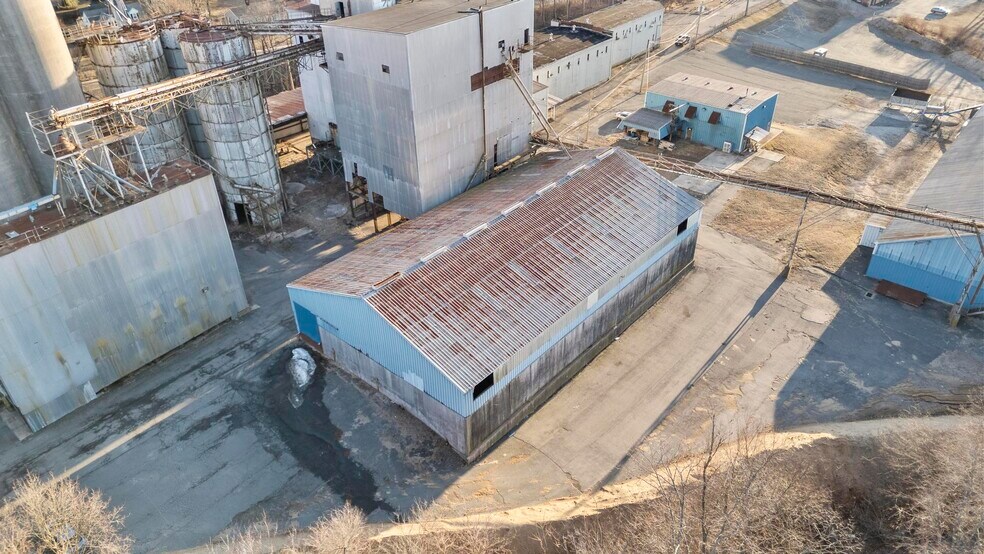 More Photos Of 46 Apel Pl, Manchester Warehouse For Sale