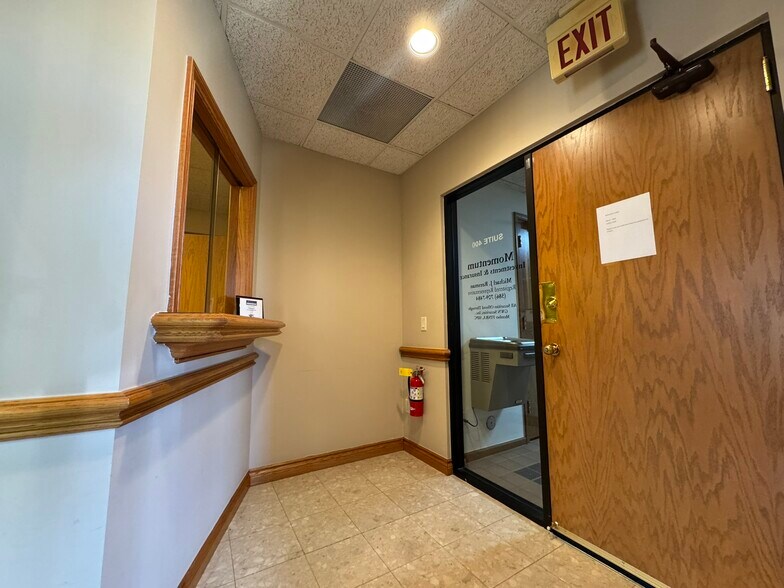 More Photos Of 43120 Utica Rd, Sterling Heights Office For Lease