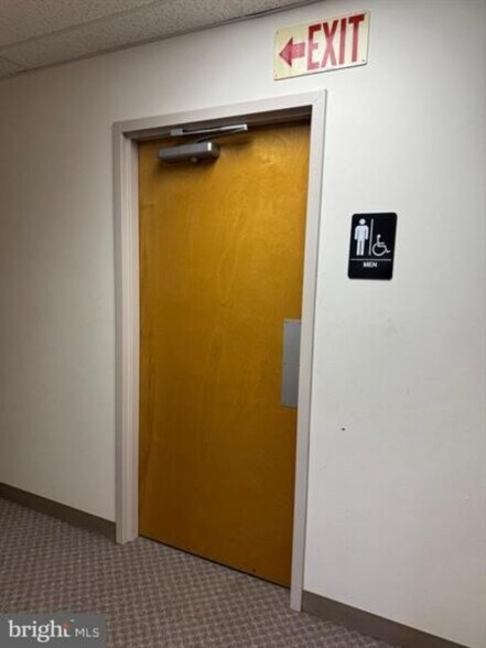 More Photos Of 235 W 2nd St, Birdsboro Office For Lease