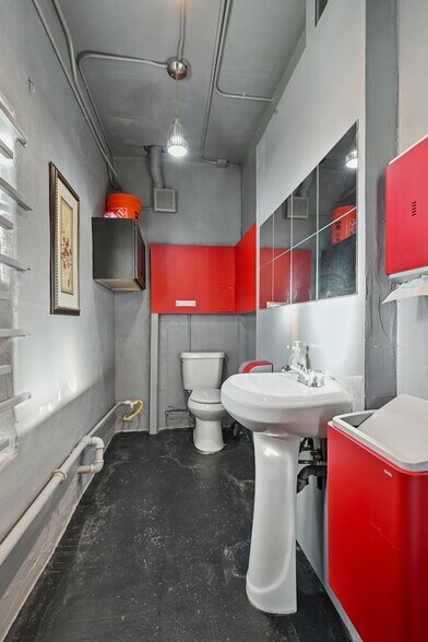 More Photos Of 3100 Blake St, Denver Storefront For Sale