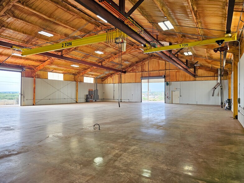 More Photos Of 110 CR 141, Sweetwater Manufacturing For Lease