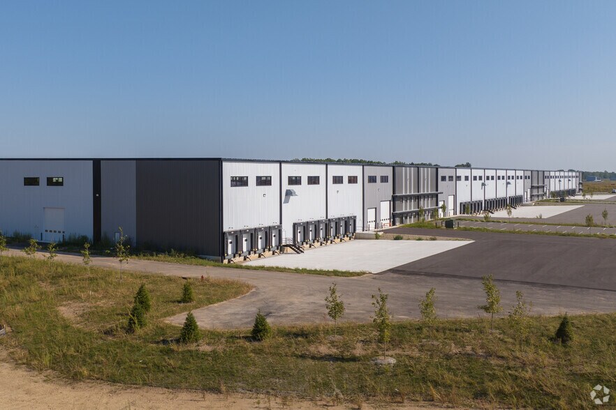 More Photos Of 203 Stonemont Dr, Bristol Warehouse For Lease