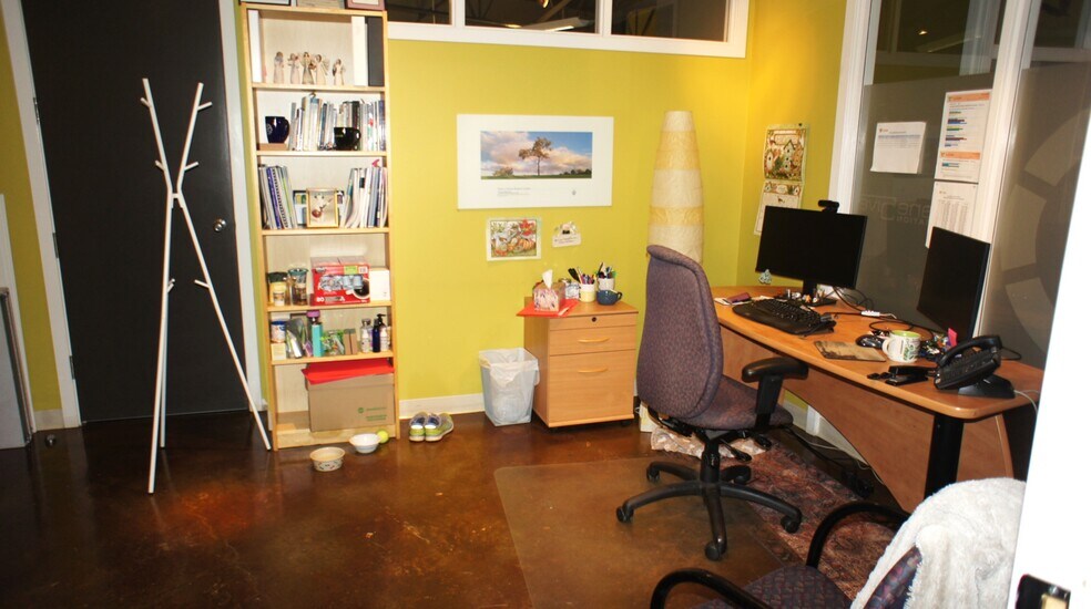 More Photos Of 7316 101 Ave NW, Edmonton Office For Sale