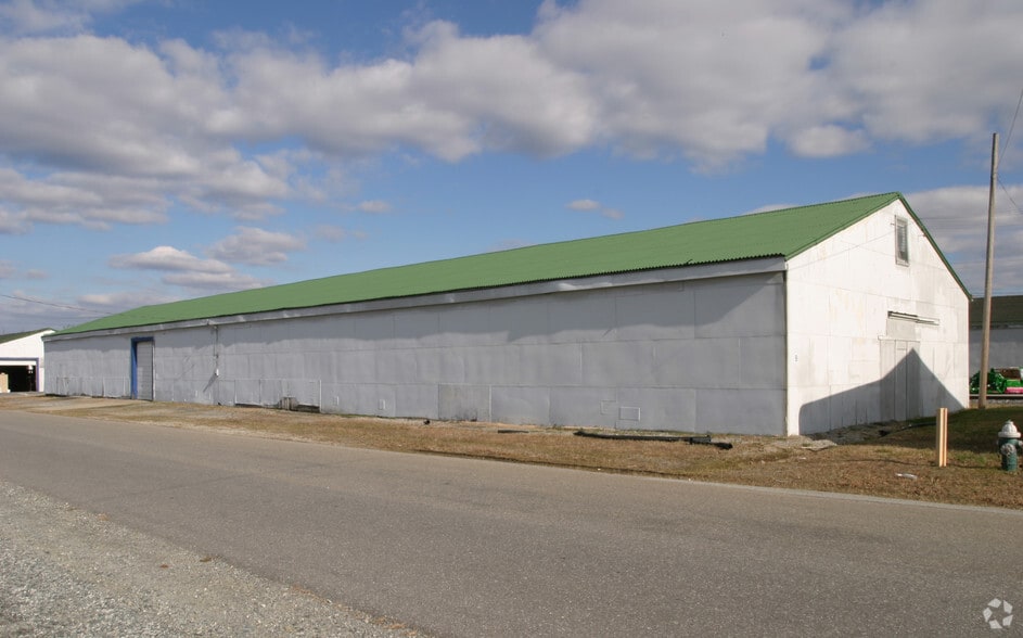 More Photos Of 808 Warehouse St, Greensboro Warehouse For Lease