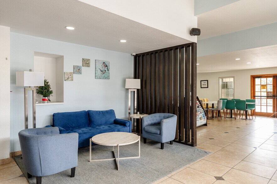 More Photos Of 8247 NE Sandy Blvd, Portland Hotel For Sale