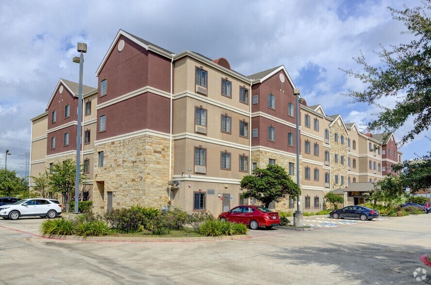 More Photos Of 11101 Fountain Lake Dr, Stafford Hotel For Sale