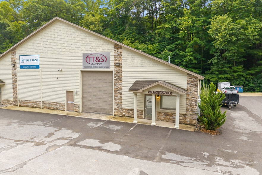 Primary Photo Of 949 Canyon Rd, Morgantown Flex For Lease