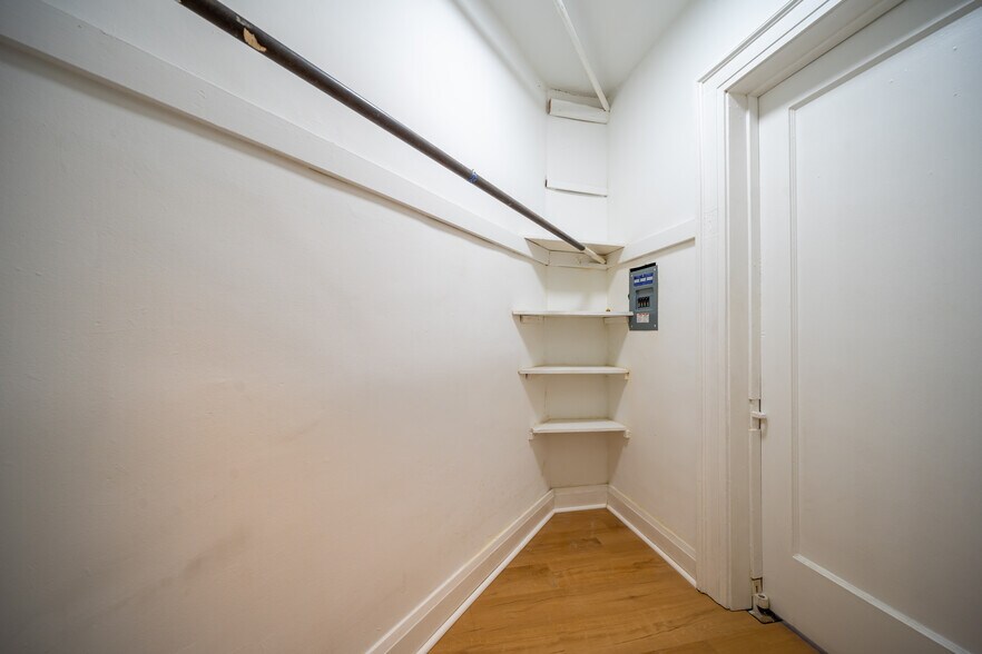 More Photos Of 218 Twin Oaks Rd, Akron Apartments For Sale