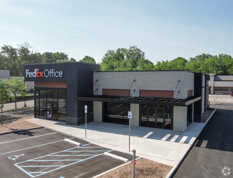 More Photos Of 4825 E 82nd St, Indianapolis Freestanding For Lease