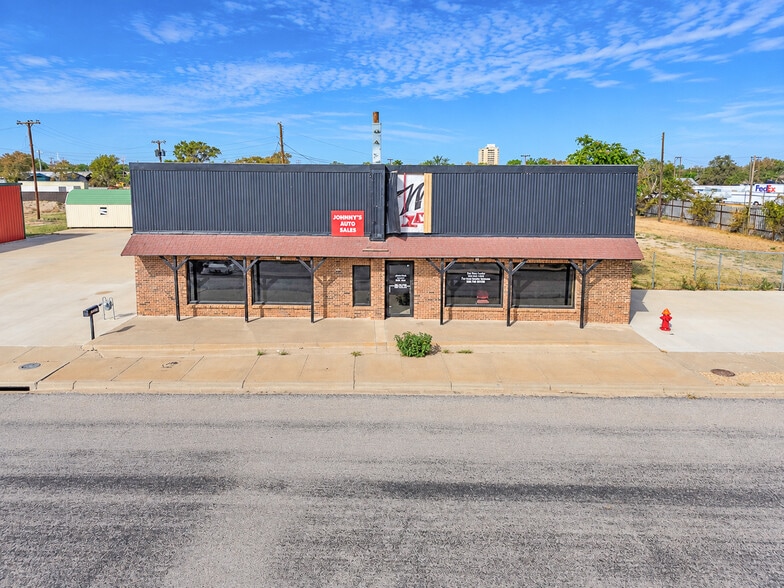 More Photos Of 2722-2724 Texas Ave, Lubbock Warehouse For Sale