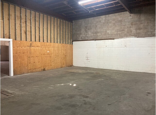 More Photos Of 925 S Vancouver Ave, East Los Angeles Industrial For Sale