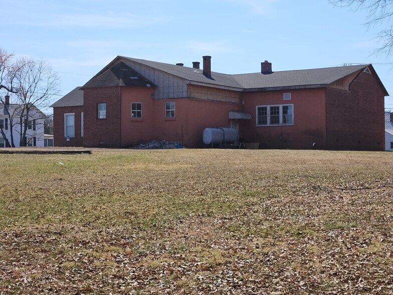 More Photos Of 985 White Oak Rd, Fredericksburg Specialty For Sale