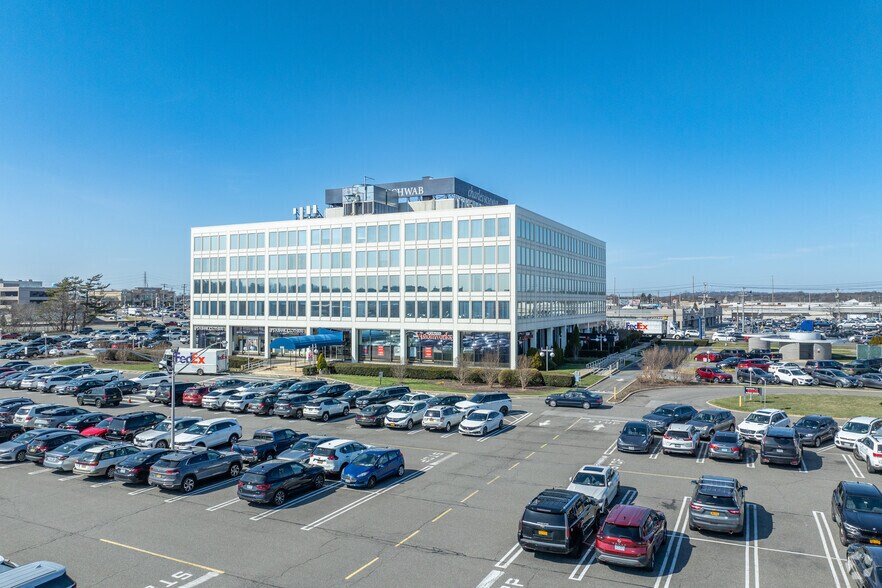 More Photos Of 600 Old Country Rd, Garden City Office For Lease