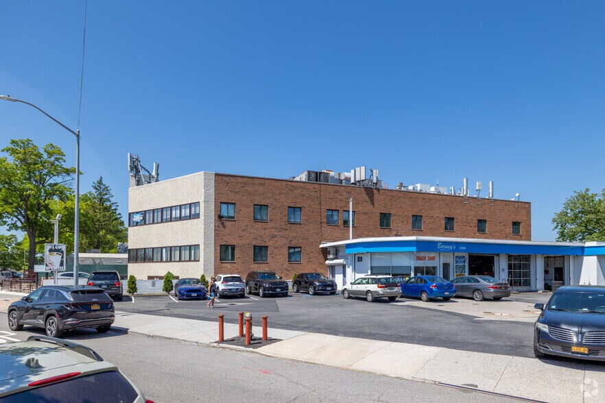 More Photos Of 5847 Francis Lewis Blvd, Oakland Gardens Medical For Lease