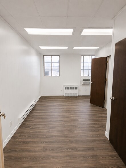 More Photos Of 372 Ten Eyck St, Brooklyn Warehouse For Lease
