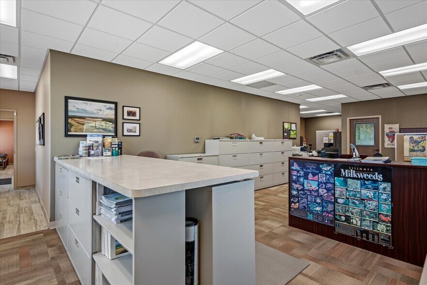 More Photos Of 103 Centre Dr, Petersburg Office For Sale