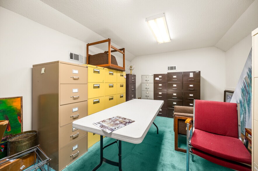 More Photos Of 1603 Melrose St, Pineville Office For Sale