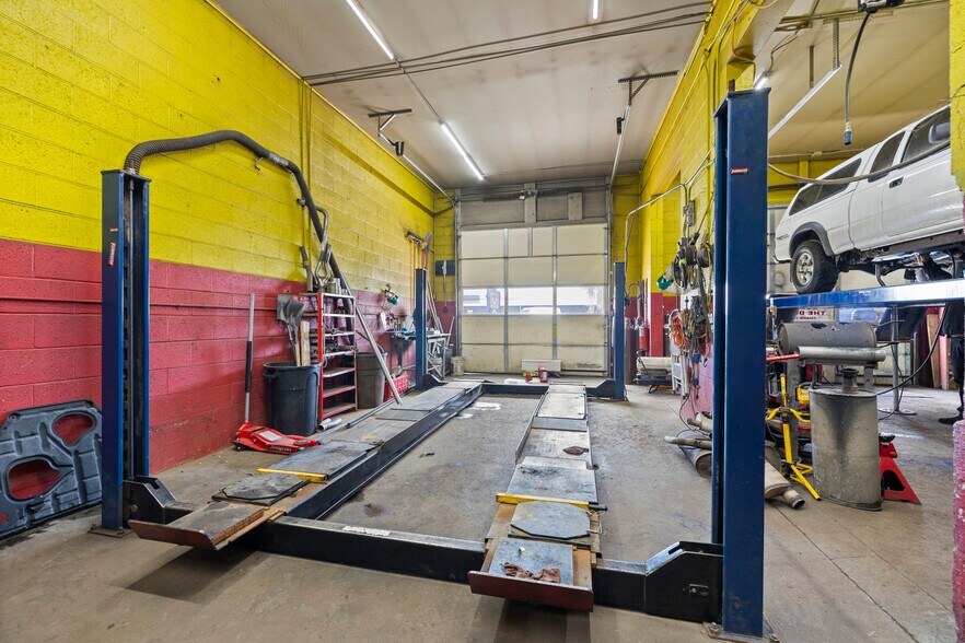 More Photos Of 4 S Main St, Longmont Auto Repair For Sale