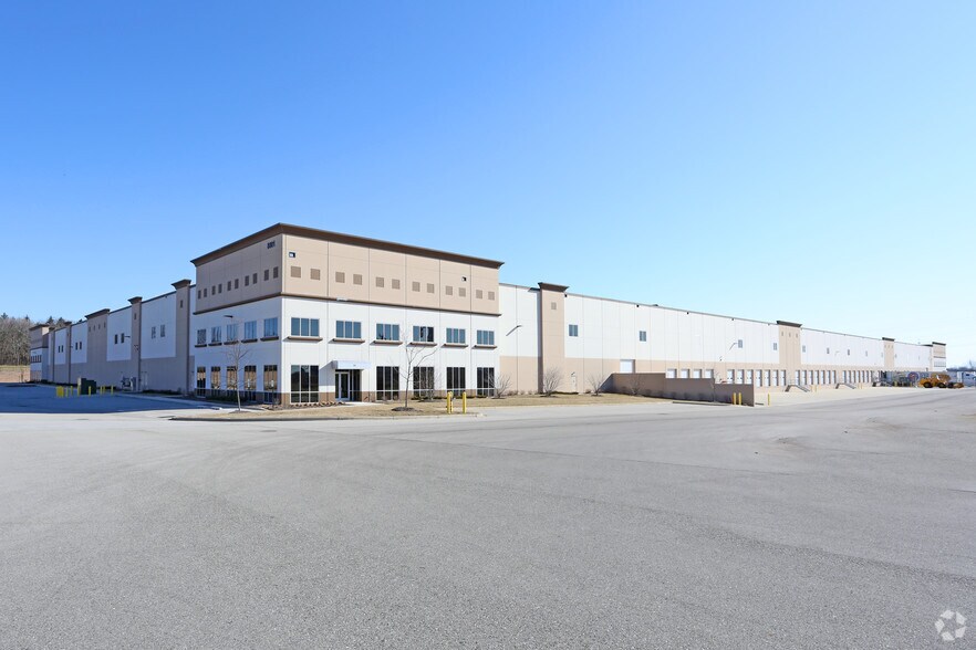 More Photos Of 8801 88th Ave, Pleasant Prairie Warehouse For Lease