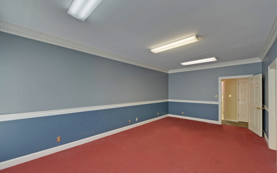 More Photos Of 131 W Savannah St, Toccoa Office For Lease