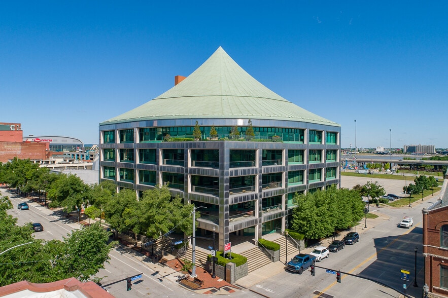 More Photos Of 333 E Main St, Louisville Office For Sale