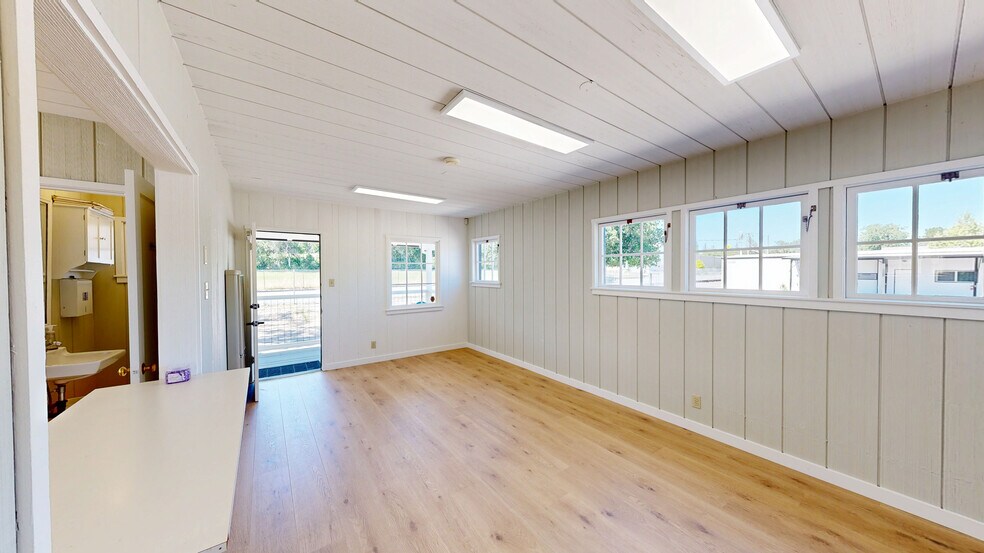 More Photos Of 1500 Grove St, Healdsburg Industrial For Lease